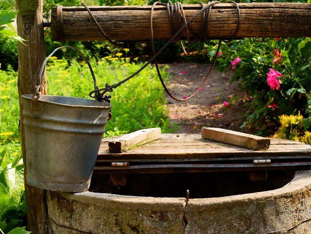 Как сделать декоративный колодец на даче и в саду своми руками: 4 оригинальные идеи – Антонов сад